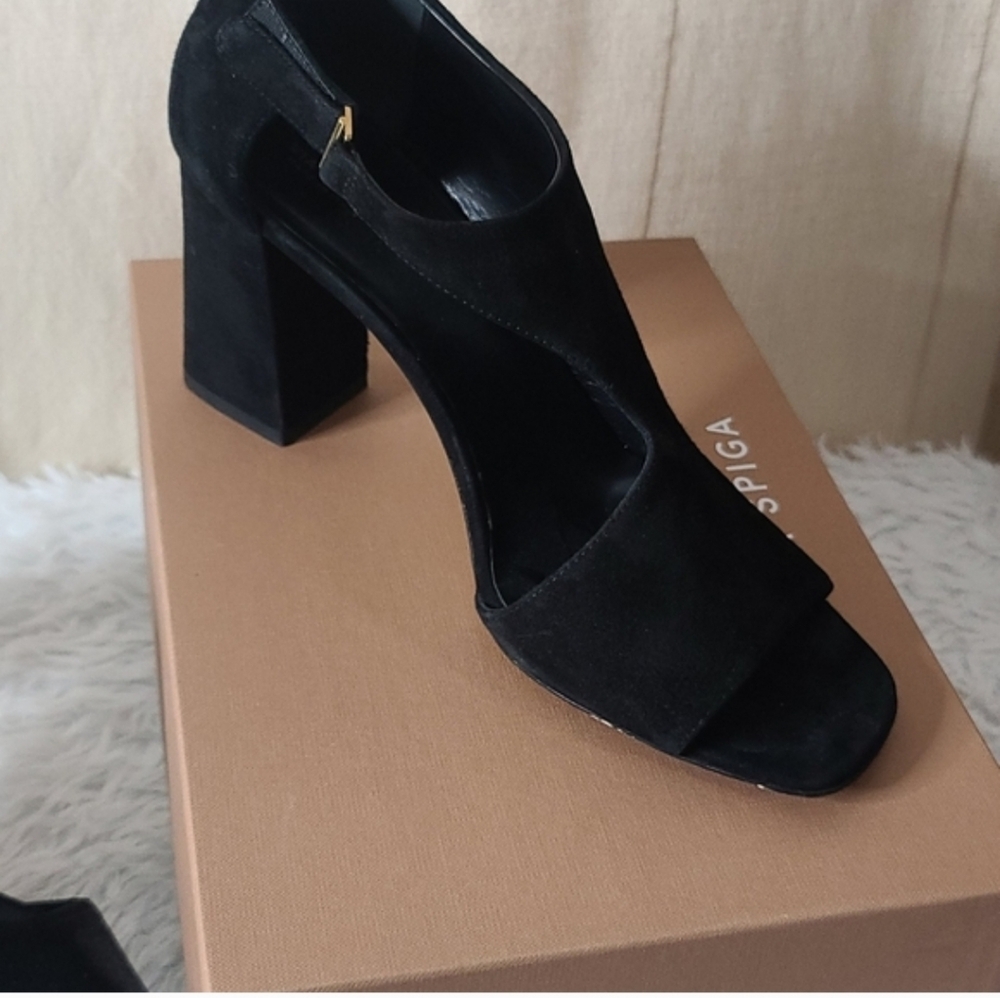 Via Spiga Eladine Suede peep toe pump